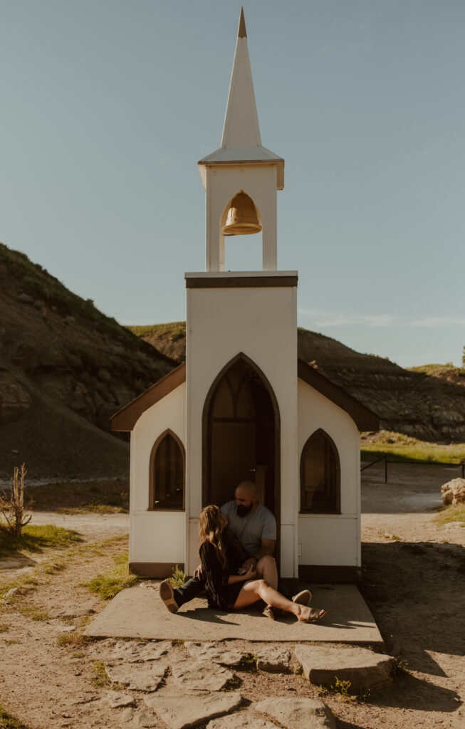 couple eloping at the little church in Drumheller, Alberta